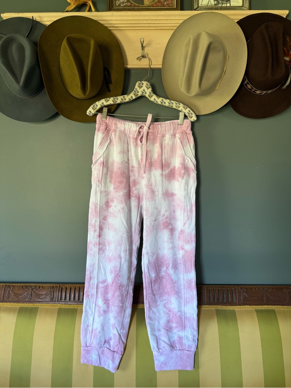 Free people fp movement NWT Tie-Dye pink Jogger sweat Pants sz Large